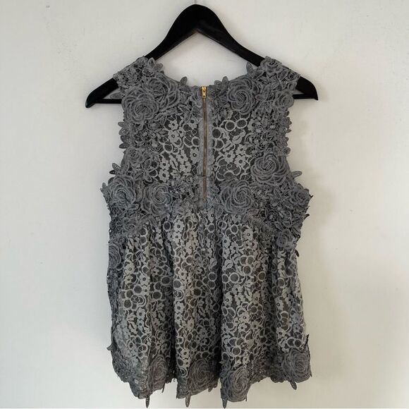 POL Grey Lace Embroidered Sleeveless Baby Doll Blouse - Picture 4 of 8